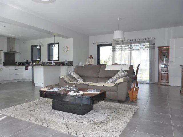 A LOUER Maison de 130 m² env. de plain pied sur Veigné