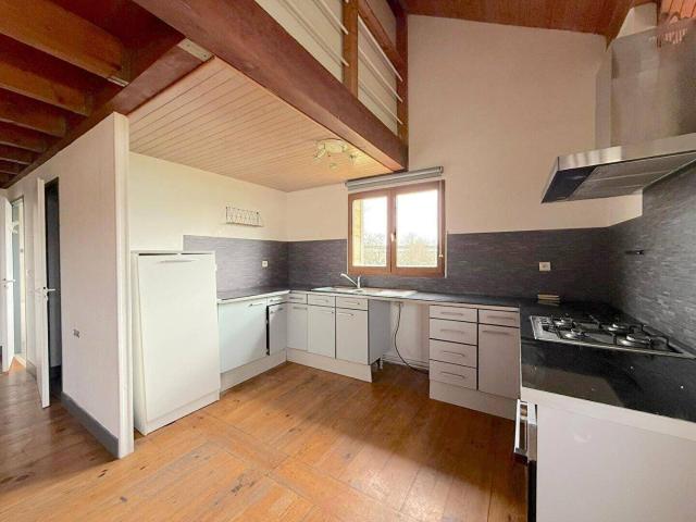 A LOUER MAISON DE 160 M2 AVEC JARDIN SECTEUR AMBARES ET LAGRA