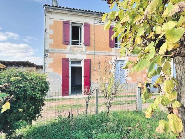 A LOUER MAISON DE TYPE 3 AVEC JARDIN SECTEUR BLAYE