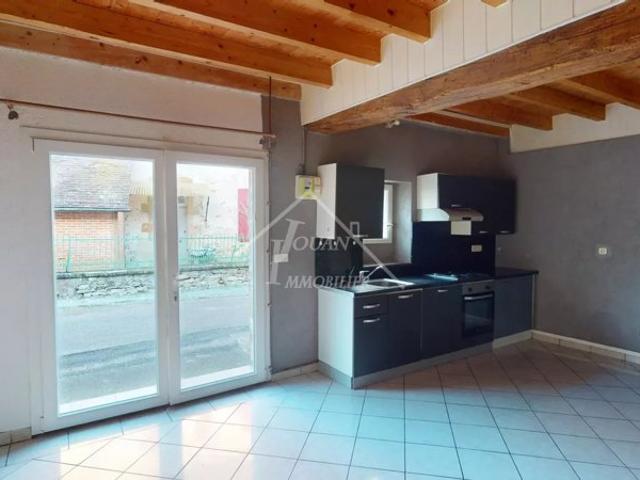 A LOUER Maison de village avec garage THENEUILLE