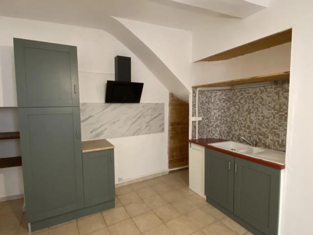 À louer Maison de village T3 de 60 m2 Ouveillan