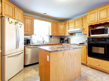 House for rent in Deux-montagnes - Parking