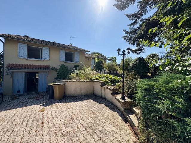À LOUER Maison familiale avec grand jardin arboré Chazay d'Azergues