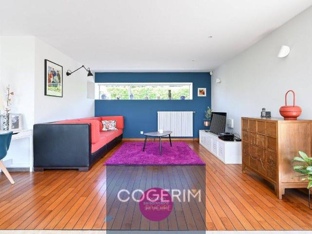 À louer: Maison familiale meublée de 215 m² Civrieux d'Azergu