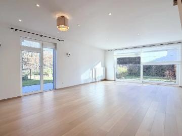 1310, Brabant wallon, Wallonie - Tuin, Parkeerplaats