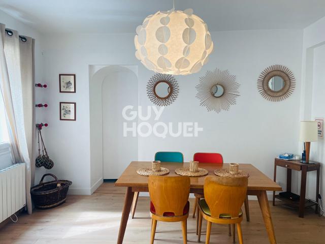 À LOUER MAISON MEUBLÉE AVEC TERRASSE EN PLEIN CENTRE VILLE DE COMPIÈGNE