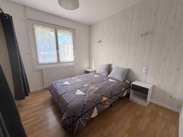 À LOUER MAISON MEUBLÉE 4 PIÈCES AVEC JARDIN