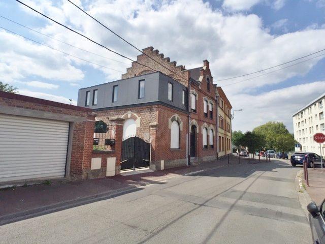 À louer Maison mitoyenne 1 côté, 3 pièces située à Lomme 59160