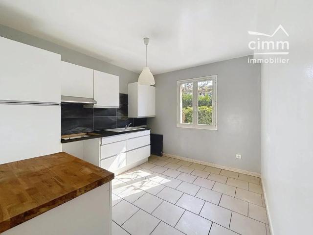 À louer Maison mitoyenne 1 côté, 5 pièces située à Mazan 84380 | Cimm Immobilier