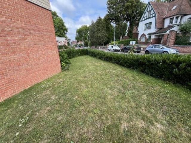 À louer Maison mitoyenne 1 côté, 6 pièces située à Tourcoing 59200