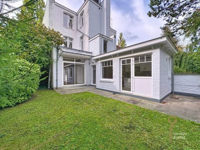 À louer Maison mitoyenne 2 côtés, 5 pièces située à Marcq en Baroeul 59700