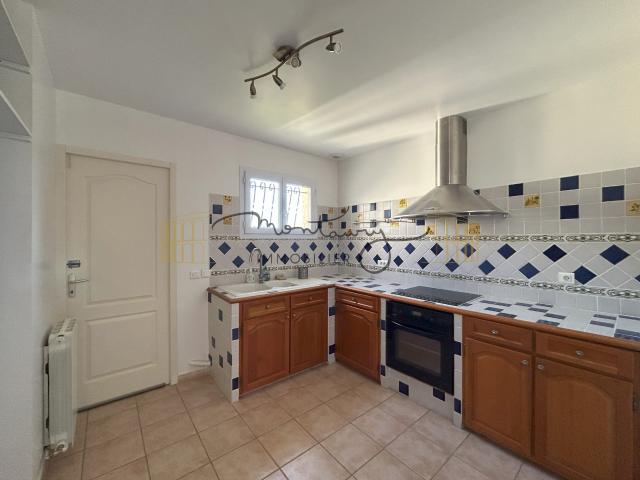 A LOUER MAISON P4 ST MAMERT DU GARD