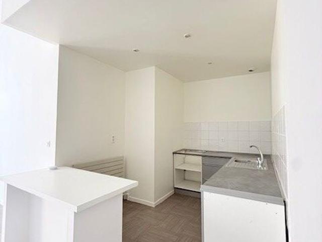 A louer marseille 1er type 2 de 61m² style loft sans frais d'agence