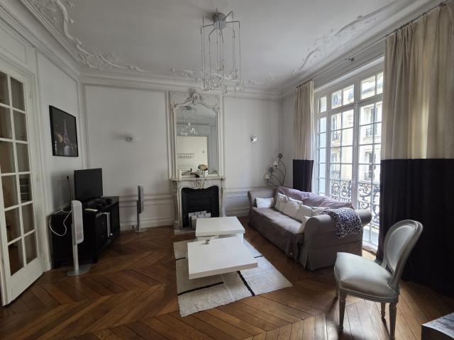 à louer meublé 3 pièces paris 8ᵉ beau classique m° villiers