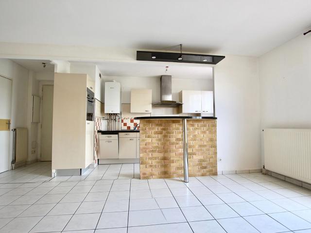 A LOUER MIONS Centre Appartement T3 980 euros CC