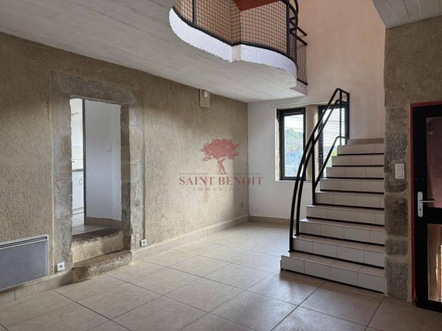 A LOUER MONTPEYROUX 34 Appartement 4 pièces et terrasse