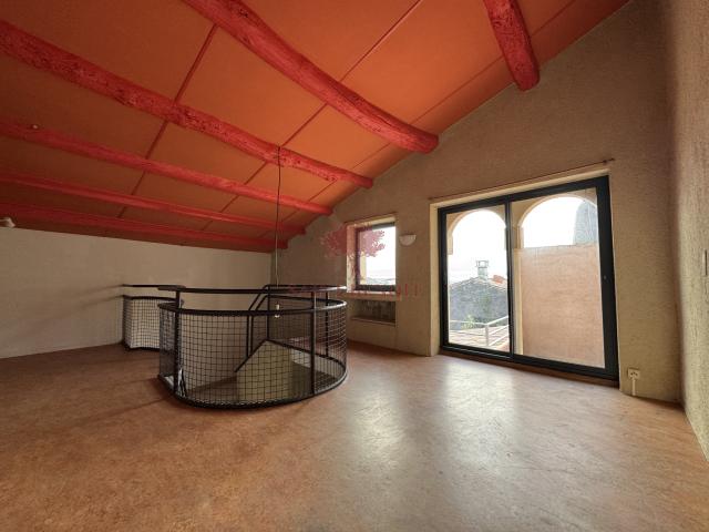 A LOUER MONTPEYROUX 34 Appartement 4 pièces et terrasse