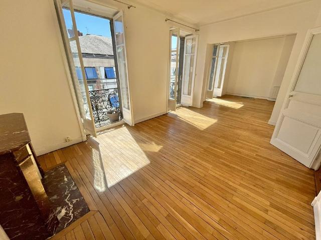 A LOUER NANTES CENTRE TALENSAC Grand appartement Type 5 de 128.82 mÂ²
