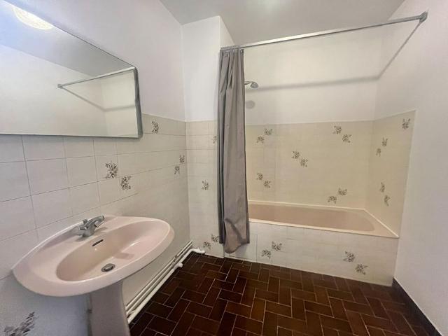A LOUER NANTES DOBREE Grand Type 2 + BALCON et PARKING