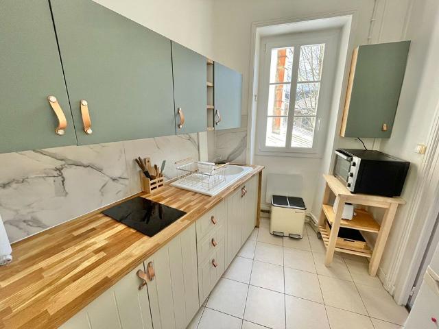A LOUER NANTES ST CLEMENT Bel Appartement de Type 1 MEUBLE de 25.96 mï¿½