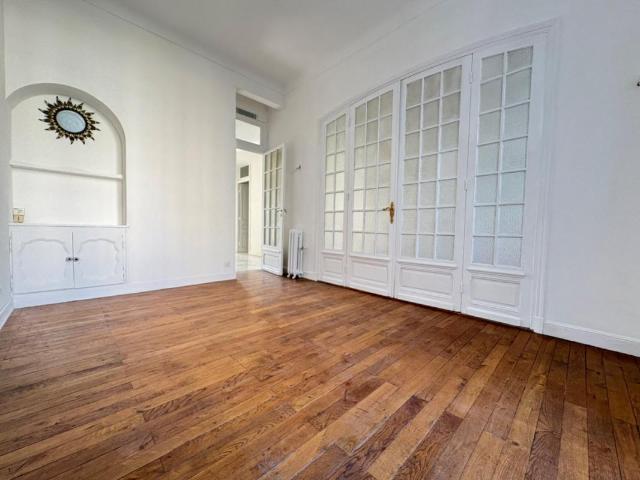 A LOUER NICE CIMIEZ RESIDENCE LE GRAND PALAIS APPARTEMENT 2/3 PIECES