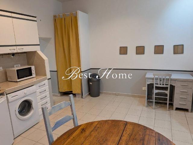 A louer Nîmes, quartier Gambetta, appartement T1 meublé, au calm