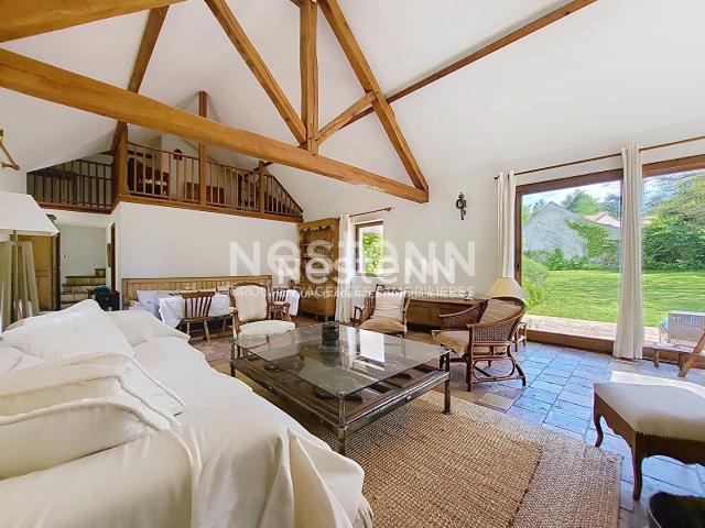 A LOUER: Noisy le Roi, domaine du Golf, maison individuelle 5 pièces de 140 m² avec jardin de