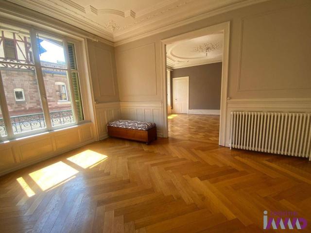 A louer au coeur de Ville Belfort Beau T6 Haussmanienn