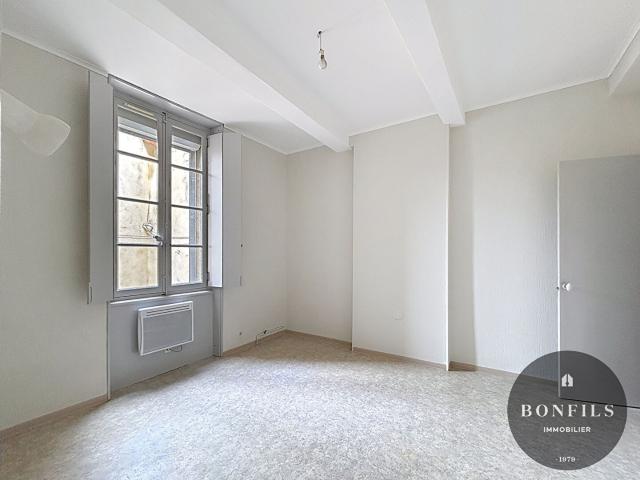 A LOUER AVIGNON 84000 INTRAMUROS: APPARTEMENT 2 PIECES NON MEUBLE – QUARTIER RUE PAUL SAIN