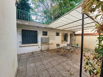 A LOUER AVIGNON 84000: studio non meublé climatisé avec terrasse commune en rdc
