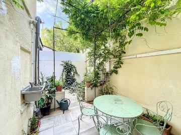 A LOUER AVIGNON 84000 PREMIERE CEINTURE EXTRAMUROS: Maison 3pièces sur 1 étage, avec cour et climatisée !