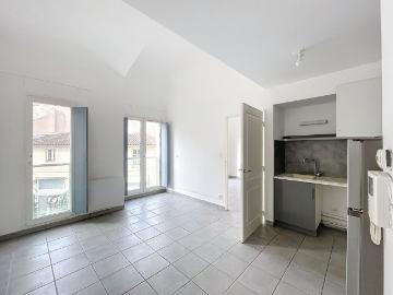 A LOUER AVIGNON 84000 RUE JOSEPH VERNET – T2 avec ascenseur – non meublé