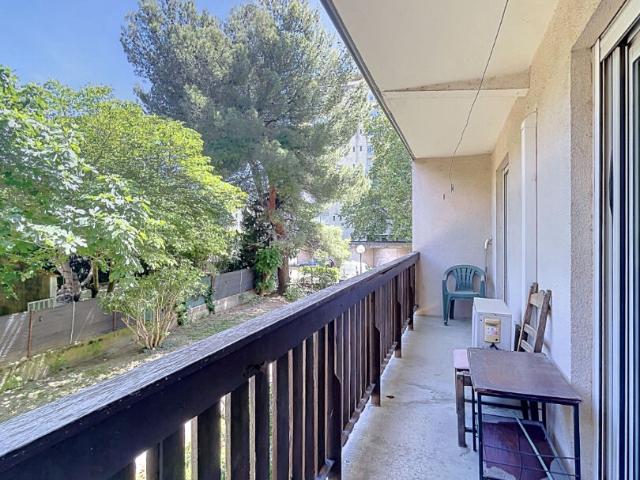 A LOUER AVIGNON EXTRAMUROS SECTEUR CROISIERE: T3 meublé climatisé balcon parking