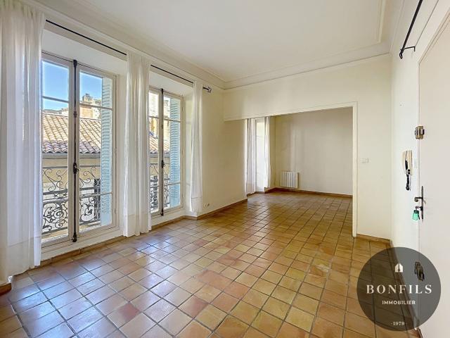 A LOUER AVIGNON INTRA MUROS 84000: appartement 2 pièces à louer – secteur Vernet !