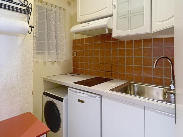 A LOUER AVIGNON INTRA MUROS 84000: appartement 2 pièces à louer – secteur Vernet !