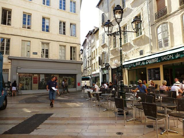 A LOUER AVIGNON INTRAMUROS 84000: T4 non meublé au charme de l’ancien – 2chambres – 690CC