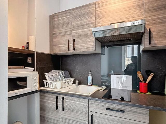 A LOUER AVIGNON INTRAMUROS 84000: lumineux appartement 1 pièces BIS meublé !