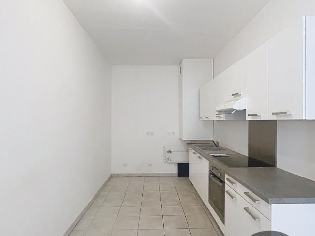 A LOUER AVIGNON RUE JOSEPH VERNET 84000: T3 avec garage – calme – résidence récente