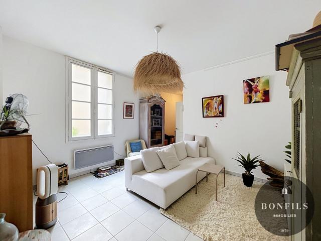 A LOUER AVIGNON RUE JOSEPH VERNET 84000: T3 avec garage calme résidence récente !