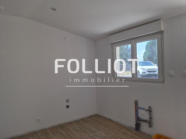 A LOUER A 10 min de VIRE Maison T3 ENTIEREMENT RENOVEE