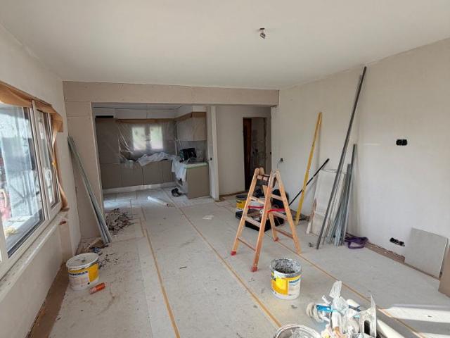 À LOUER À CORIN APPARTEMENT 4,5 PIÈCES ENTIÈREMENT RÉNOVÉ