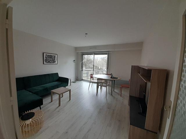 A louer à Châteauroux proche gare appartement rénové type 2 meublé