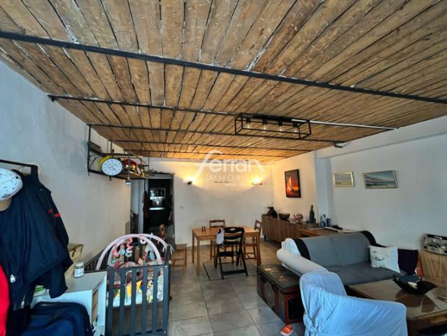 A louer à Aups maison de village T4 avec terrasse