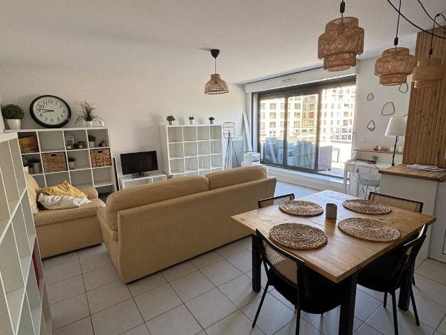 À louer à Bordeaux: appartement avec terrasse 3 chambres