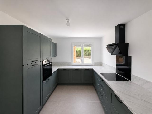 À louer à Flavin: belle maison avec 5 pièces