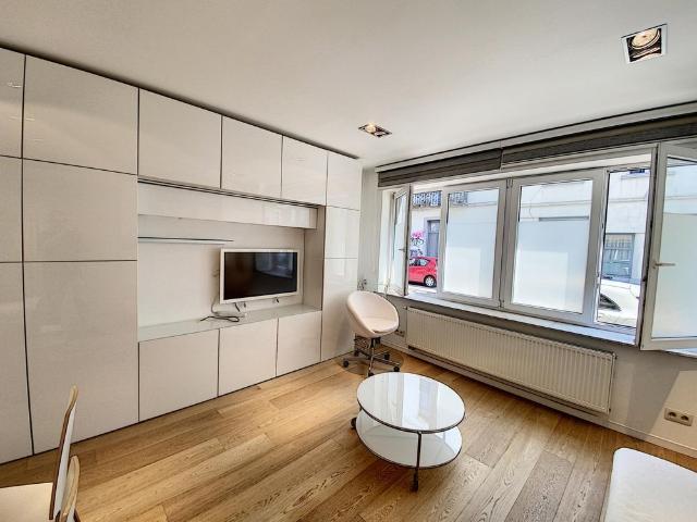 À louer à Ixelles: appartement de type studio rez de chaussée avec LINK IMMO