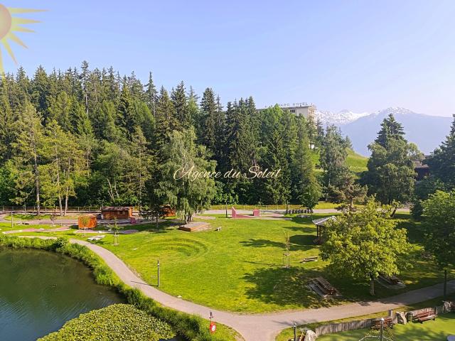 À louer à l’année, ce superbe 3.5 pièces moderne au cœur de Montana !