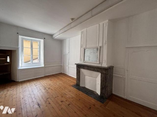 A LOUER A LAVAL MAISON T7 RIVE DROITE CENTRE VILLE