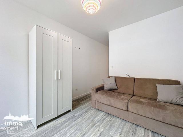 À louer à Mirecourt Studio avec grande terrasse 380 €/mois
