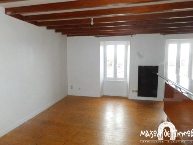 A louer à SEGONZAC Appartement 2 pièces 56m2
